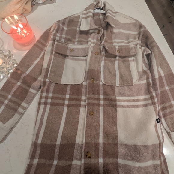 Banana Republic Cream and Brown Plaid Thick Flannel Coat/Jacket/Sweater - Picture 4 of 4